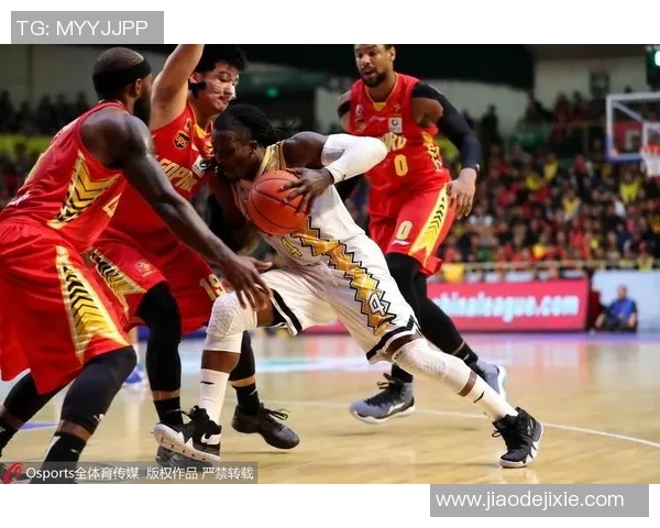 东部雄鹰与猛龙激战正酣谁能在季后赛中占得先机