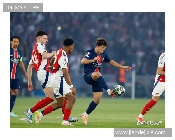 曼联与巴黎次回合精彩集锦回顾激情对决再现经典时刻 曼联与巴黎次回合精彩集锦回顾激情对决再现经典时刻